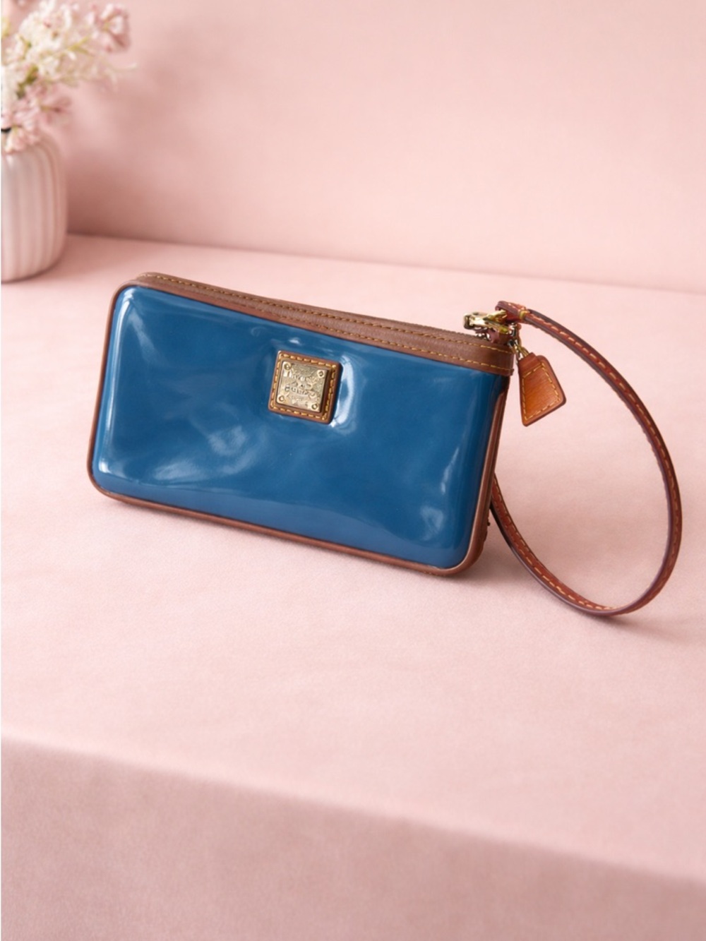 Dooney & Bourke wristlet